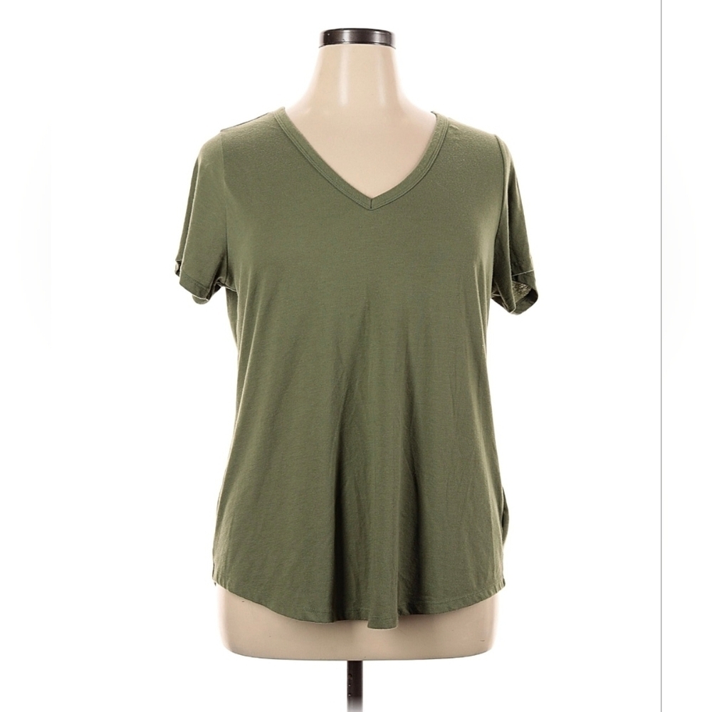 Torrid Olive Green V-Neck Short Sleeve Tee 1X